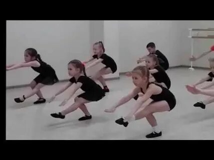 Танцы под музыку повторять движения для детей