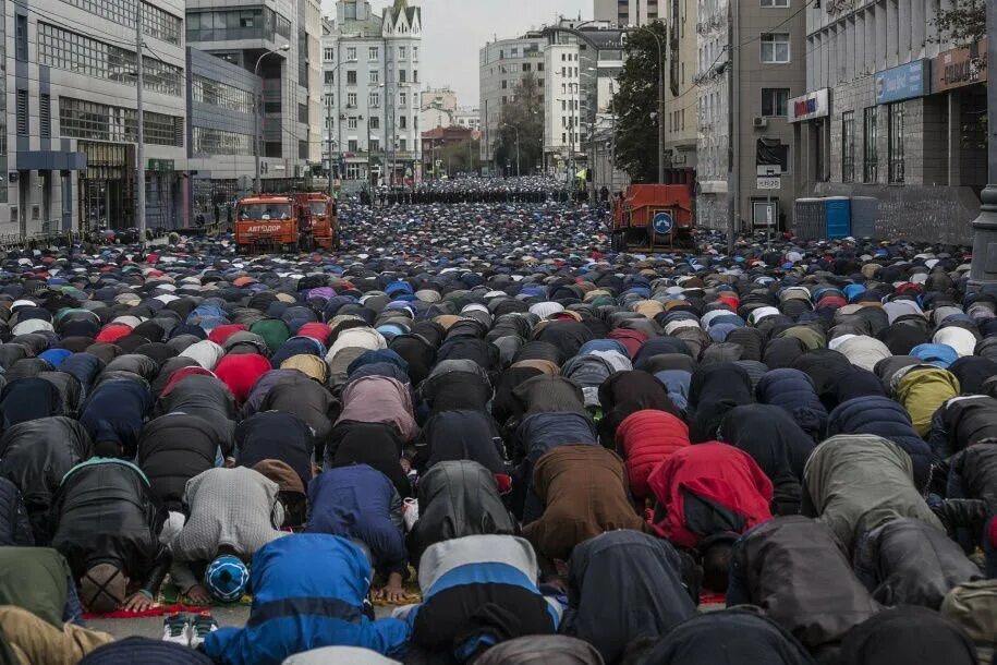 Какой масу у мусульман сегодня. Курбан байрам Московская Соборная мечеть.
