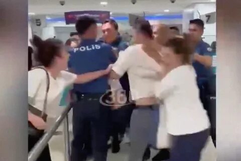 Массовая драка российских туристов произошла в аэропорту Антальи Происшествия Се