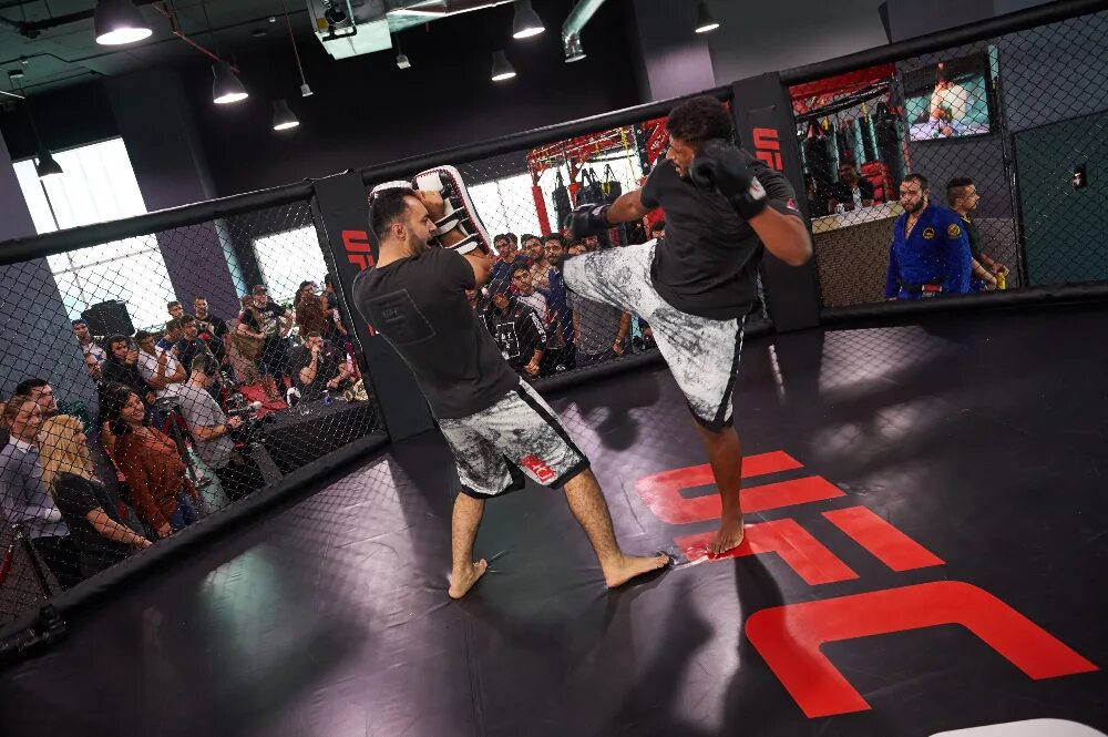 юфс джим атриум. Ufc джим. юфс джим атриум. Ufc world class атриум gym. Ufc gym арена плаза.