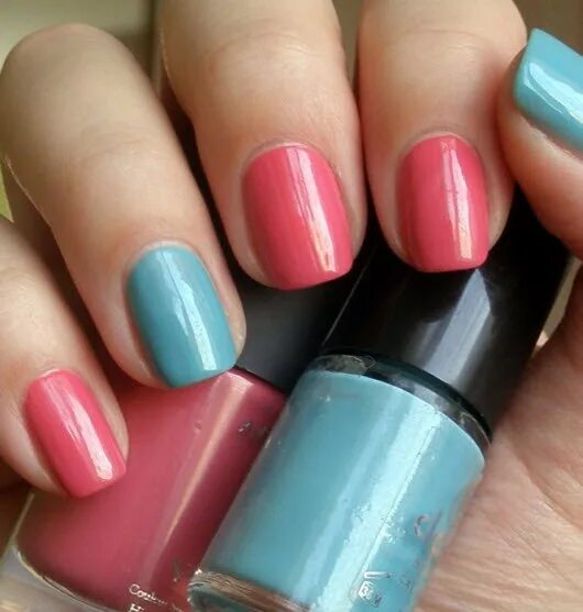 Маникюр из двух цветов лака Pin on Multi Coloured Nails
