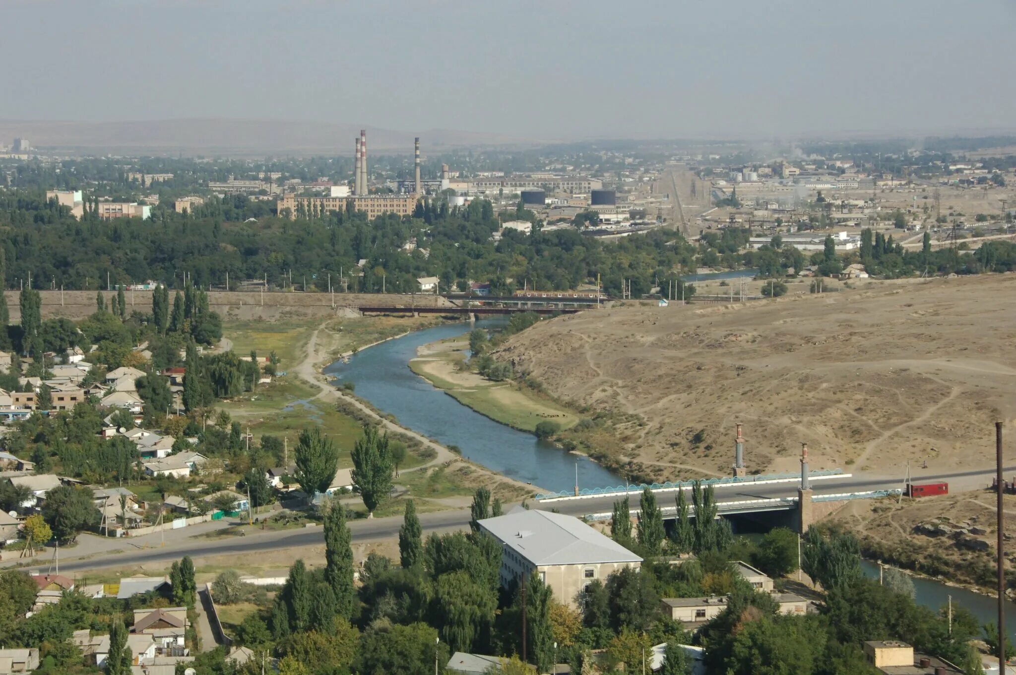 Бывший тараз. Тараз город в Казахстане. Джамбул город Тараз 2000 год. Тараз с высоты. Река в городе Тараз.