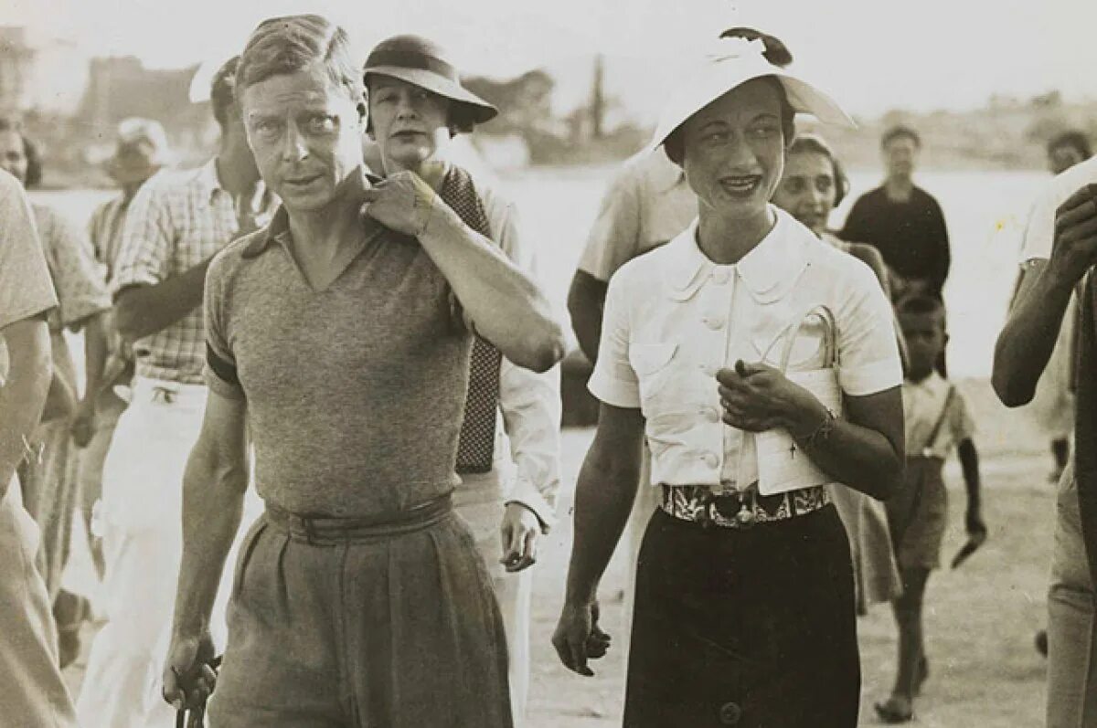 Мазинг роберт иванович. Уоллис симпсон с мужем. Уоллис герцогиня виндзорская. Эрл браун. Уоллис симпсон.