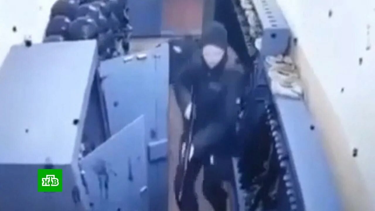 Расстрел швец. Вооруженное нападение. солдат срочник расстрелял. артемий рябчук украина.
