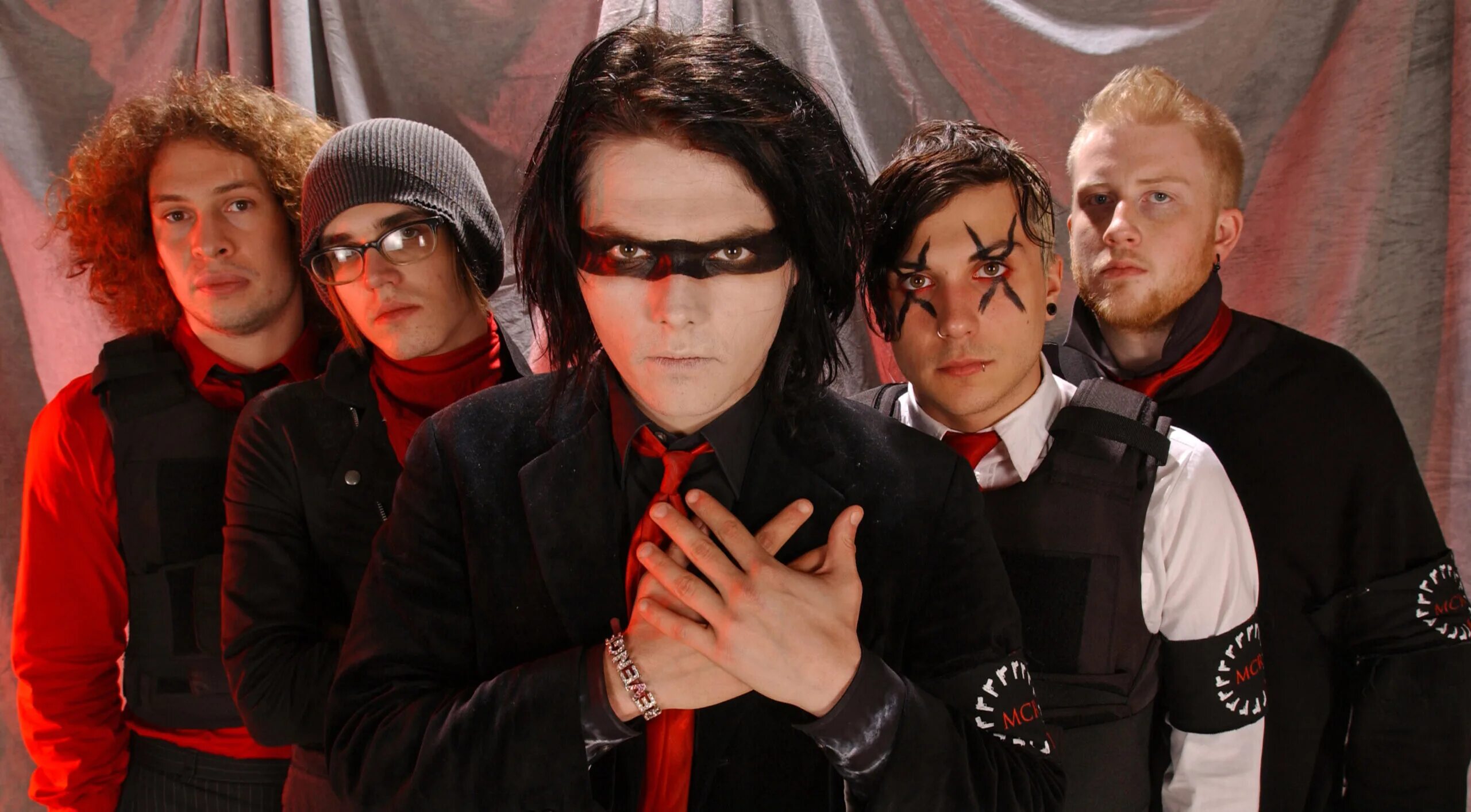 Группа my chemical romance. Кемикал романс песни. Кемикал романс песни. My chemical romance 2010. Май кемикал романс джерард.
