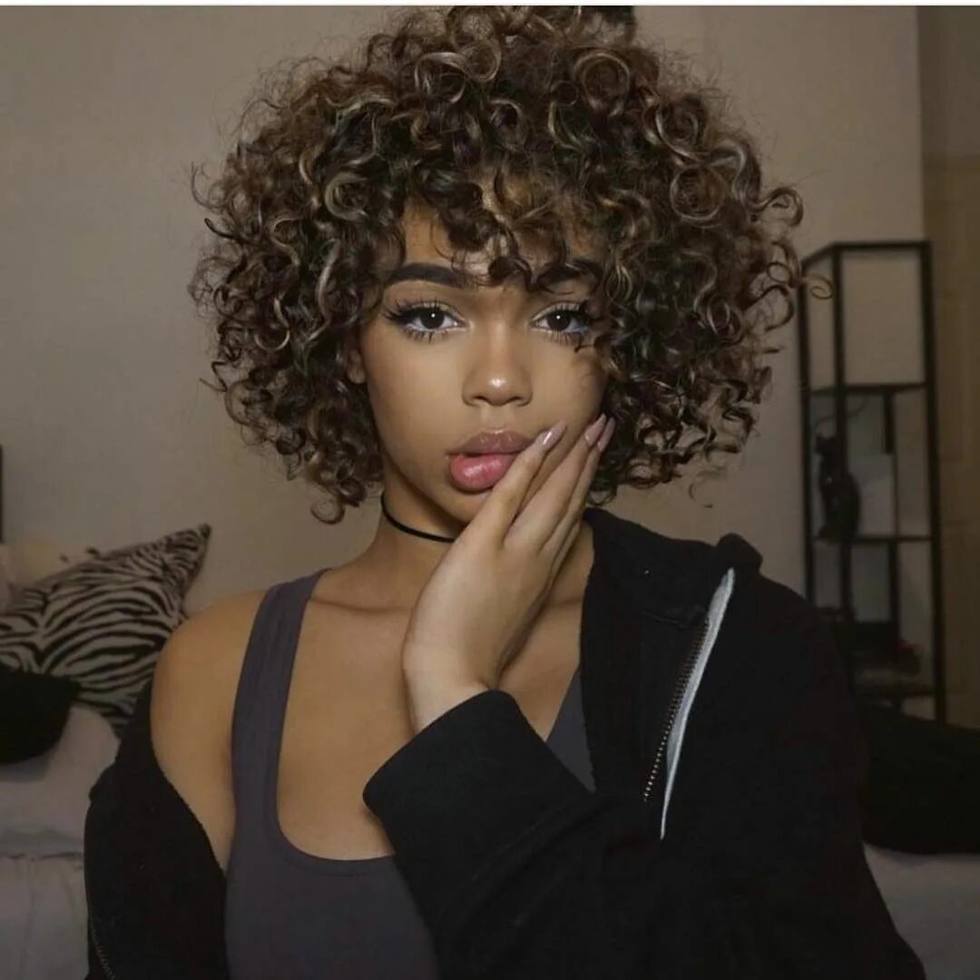 Афро кудри на каре. I got short curly hair. Short curly wavy hair. Мелкая химия на круглом лице. I got short curly hair.