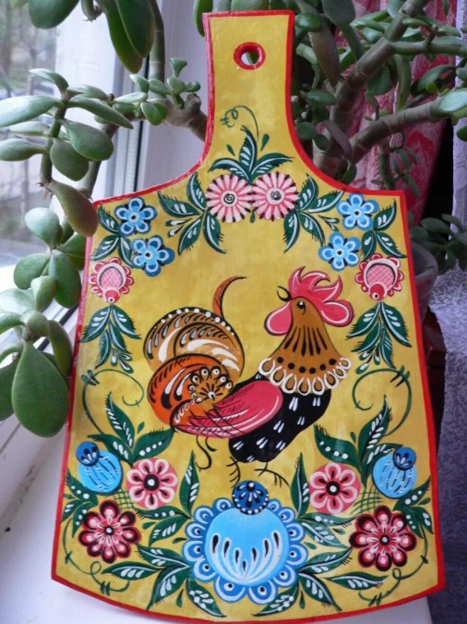 Как раскрасить доску. Роспись по дереву доски разделочные. Расписные досточки для кухни. Роспись доски. Роспись деревянной доски.