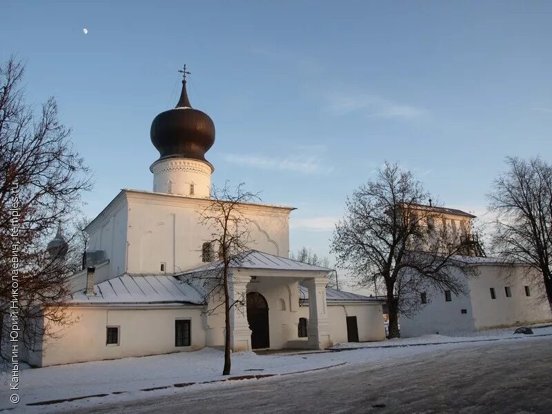 храм успения с пароменья. церковь успения с пароменья псков голубь. храм успения с пароменья. псков церковь успения божией матери. церковь успения святой богородицы псков.