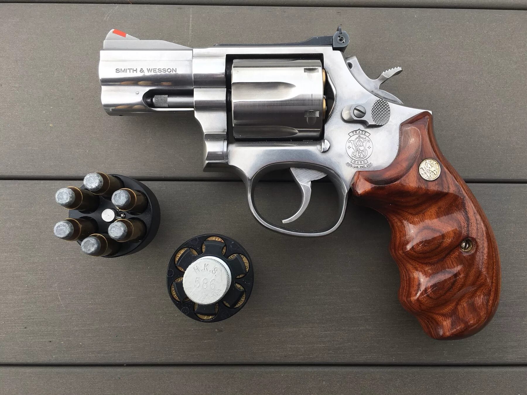 Smith & wesson револьверы smith & wesson. Смит-вессон револьвер 1880г. Smith wesson 22lr револьвер. Смит и вессон 357 магнум. 357 magnum.