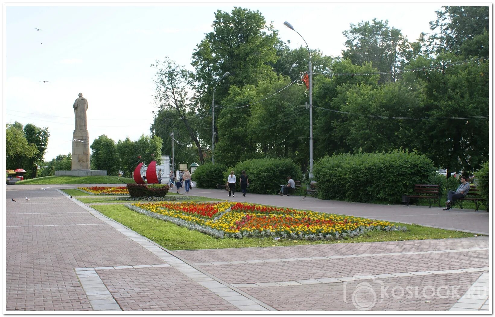 Пл кострома. Площадь Ивана Сусанина в Костроме. Сквер имени Ивана Сусанина Кострома. Кострома площадь Ивана Сусанина сковородка.