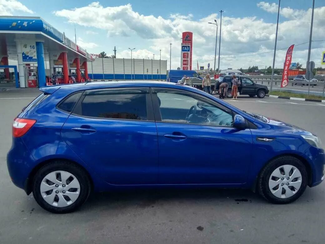 Kia Rio 2012 хэтчбек. Kia Rio III 2013. Kia Rio 2013 года хэтчбек синий. Kia Rio 2013 хэтчбек.