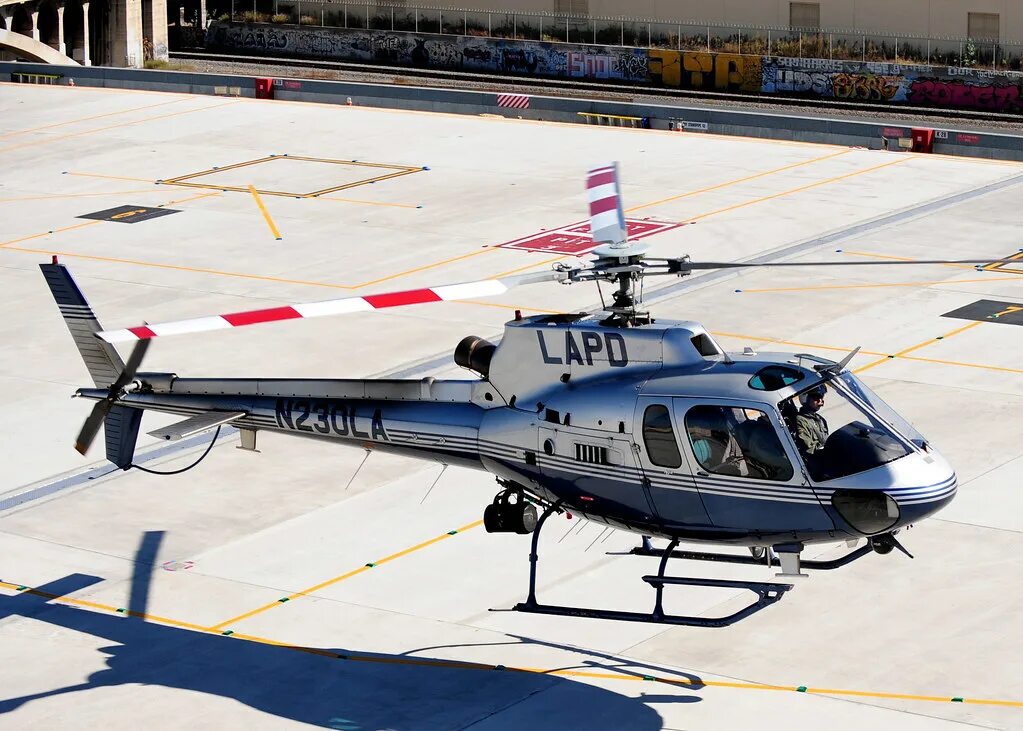 Air support. Вертолет Eurocopter 120b. Eurocopter as350 Police. Еврокоптер 125 LAPD. Еврокоптер 350 Хелипорт.
