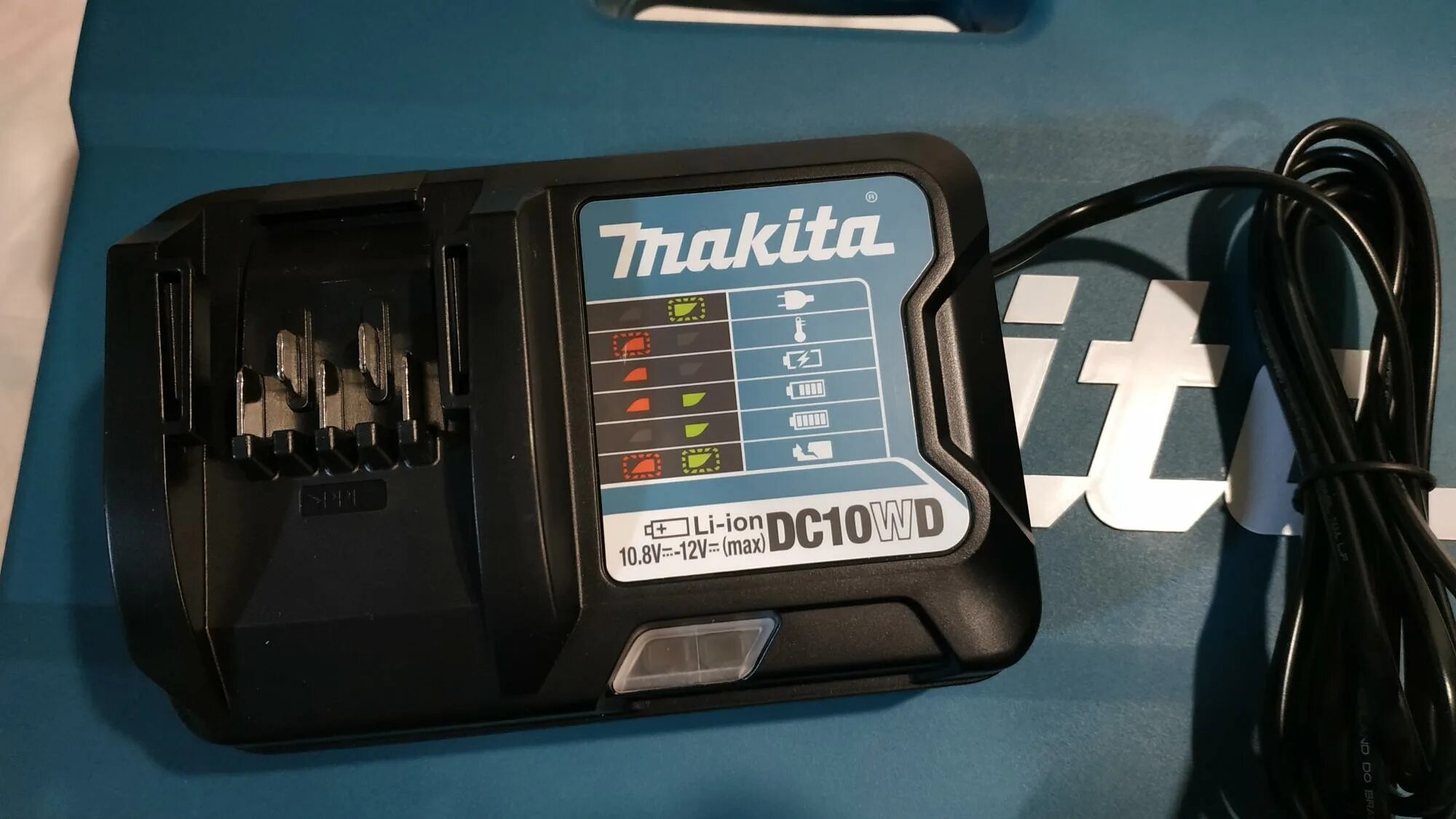 Зарядное Makita dc10. Зарядка Макита 10 WD. Makita ЗУ dc10wd. Dc10wd Макита зарядник сетевой. Купить зарядку макита