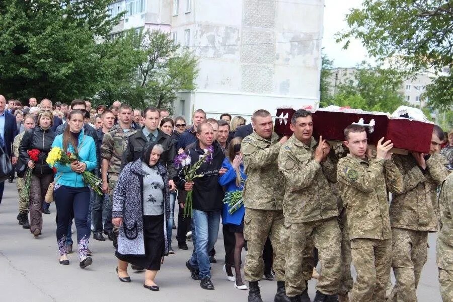 Погибшие ребята военные Бердичеве. Бердичев новости. Добровольцы Авдеевки фото. Бердычев