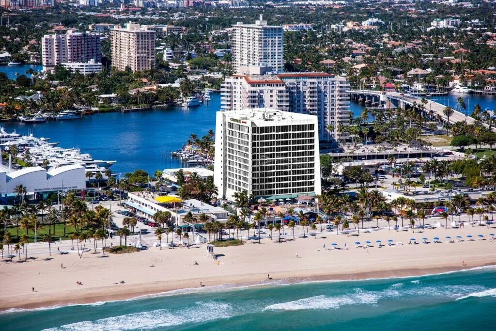 Fort lauderdale. Форт Лодердейл Майами. Форт-Лодердейл, Флорида. Город Форт Лодердейл штат Флорида. Пляжи Форт Лодердейл Флорида.