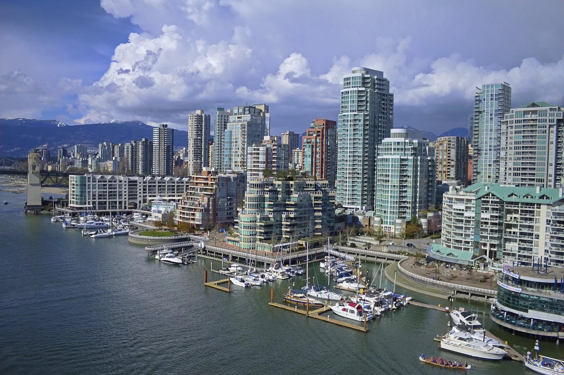 Крупнейший по населению город канады. Ванкувер Канада. Большой Ванкувер. Ванкувер (город в Канаде) Ист Хэстингс. Ванкувер (город в Канаде) пляж.