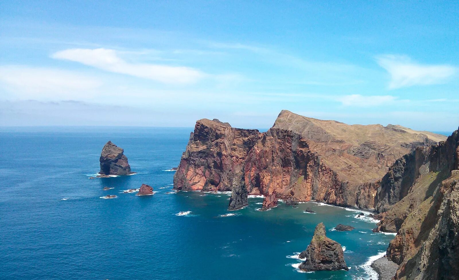 Остров Мадейра Португалия. Остров Мадейра, Атлантический океан. Madeira Portugal пляж. Остров Мадейра Африка. Лиссабон атлантический океан