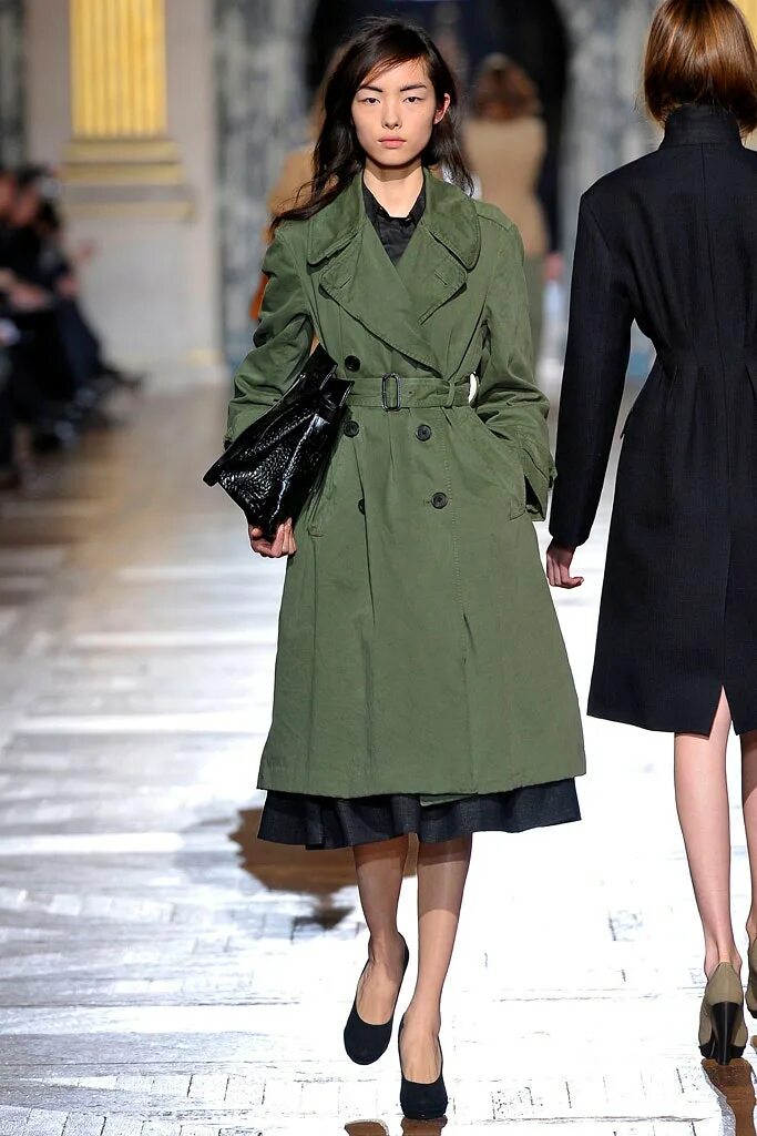 Я надену плащ пальто. (trench coat) плащ тренчкот -. Винтажный тренч. Тренч бёрбери. Плащ с кепкой женщинам.