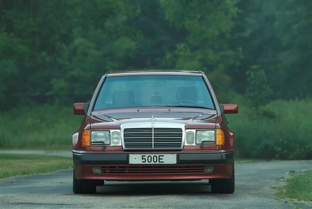 Мерседес е124. Мерседес Бенц 124. Mercedes w124 e500. Mercedes Benz 124. Мерседес Бенц е500 w124.