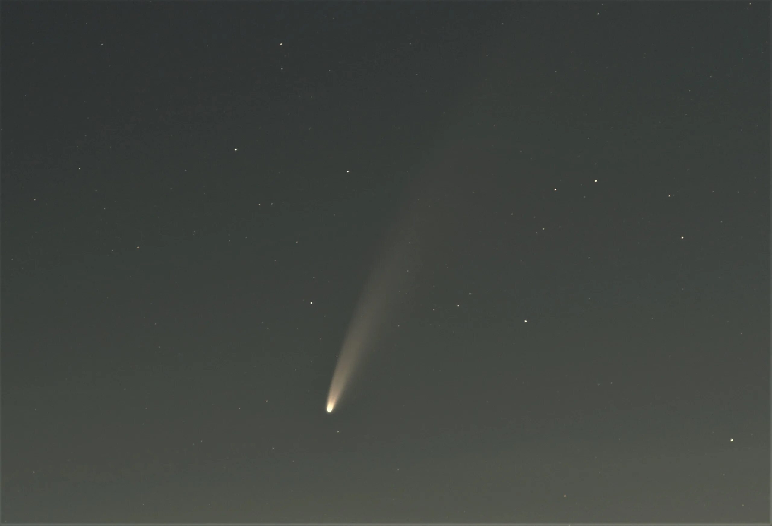 Комета невооруженным глазом. Комета c/2020 e3. Комета в Новгороде. Комета в небе 02.02.2023.