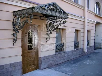 Кованые козырьки над входом
