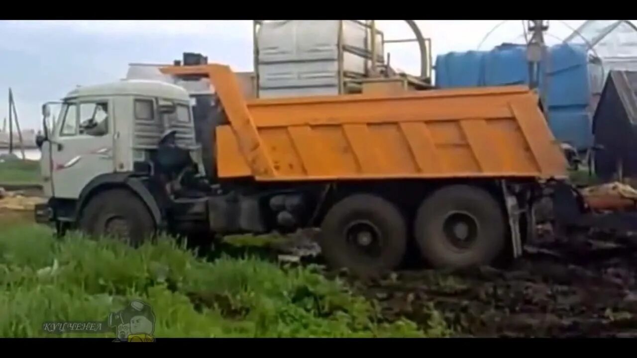 Камаз видео. Ролик про камаз. Грязный камаз. Камаз самосвал дрифт. Камаз 6х6 тюнинг.