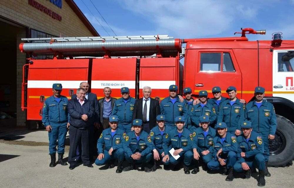 Пожарная охрана зарплата. Пожарная служба. Противопожарная служба. Зарплата пожарного МЧС. Сотрудники пожарной службы.