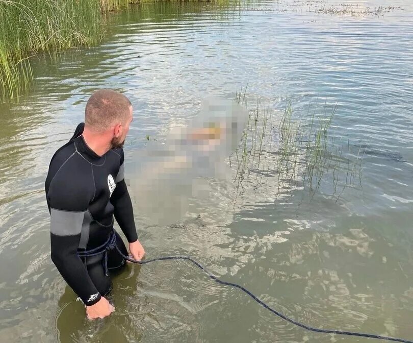 Водолазы. Купание в водоемах. Рыбак фото. Вода озеро. Происшествия утонувшие