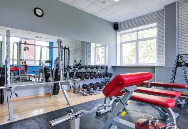 Сайкл студия. Фитнес клуб фитнес мастерская. Арена томск спортзал. Повер клаб протон томск. Фитнес мастер мурманск фитнес-клуб.