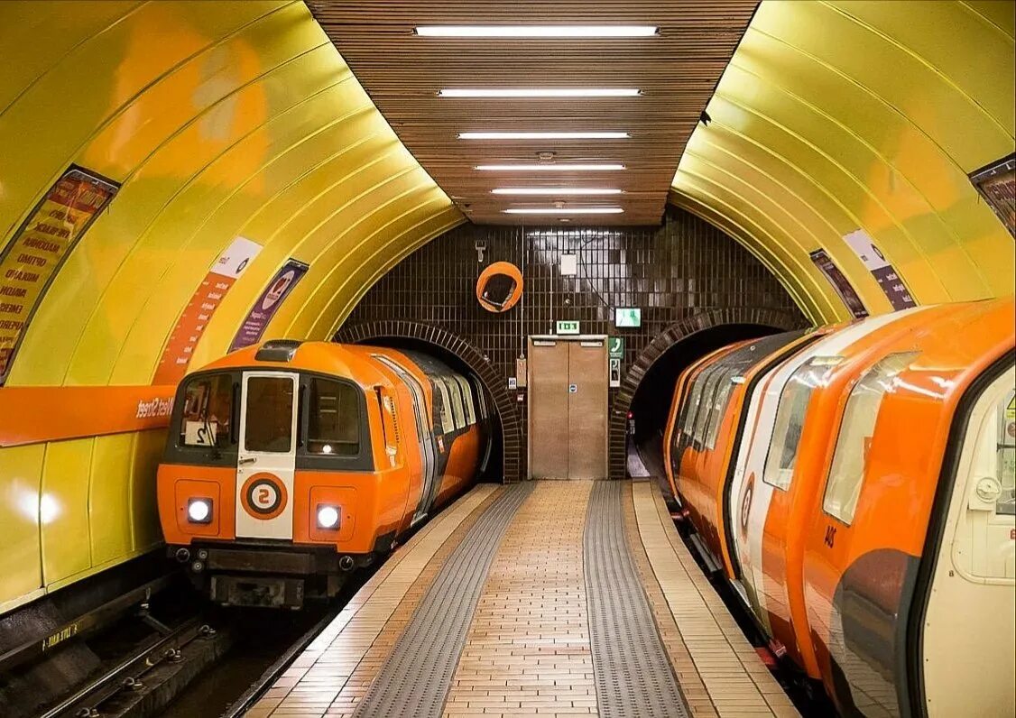 поезда московского метрополитена 2020. станция метро в железнодорожном. станция митро. метропоезд москва. метро 81-775/776/777.