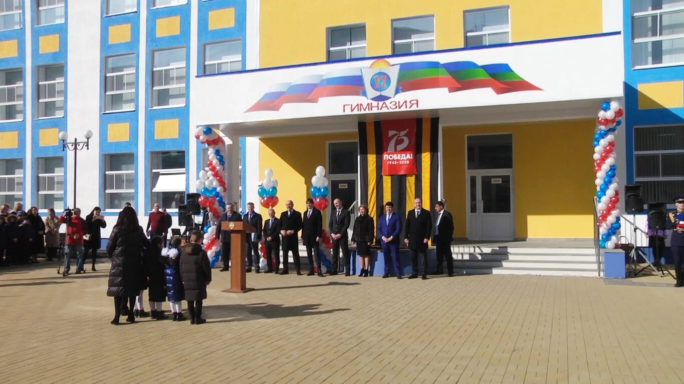 Северный черкесск. Гимназия 17 Черкесск. 19 Школа Черкесск. 17 Школа г Черкесск. Школа города КЧР Черкесск 19 гимназия.