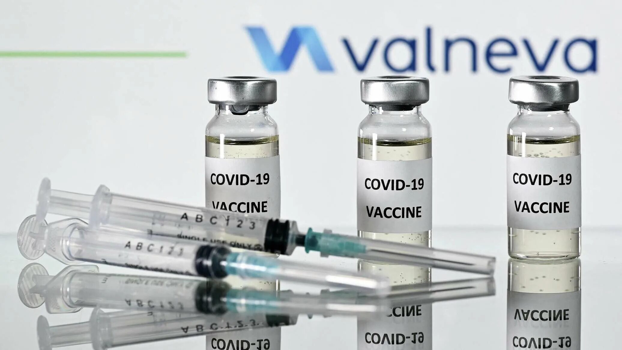 Valneva vaccine. Прививка от коронавируса. Вакцина Франция. Французская вакцина от коронавируса.