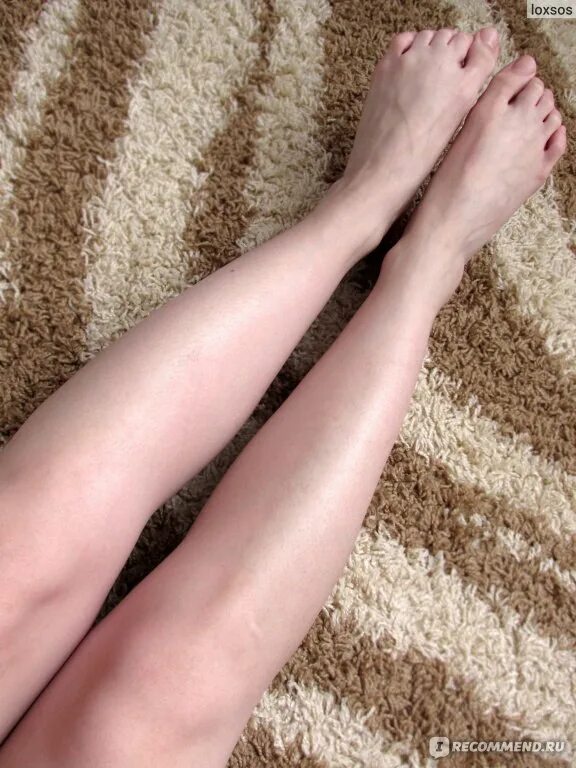 Бледные ножки. Бледные ступни. Бледные женские ноги. Тонкие бледные ножки. Холодные бледные ноги