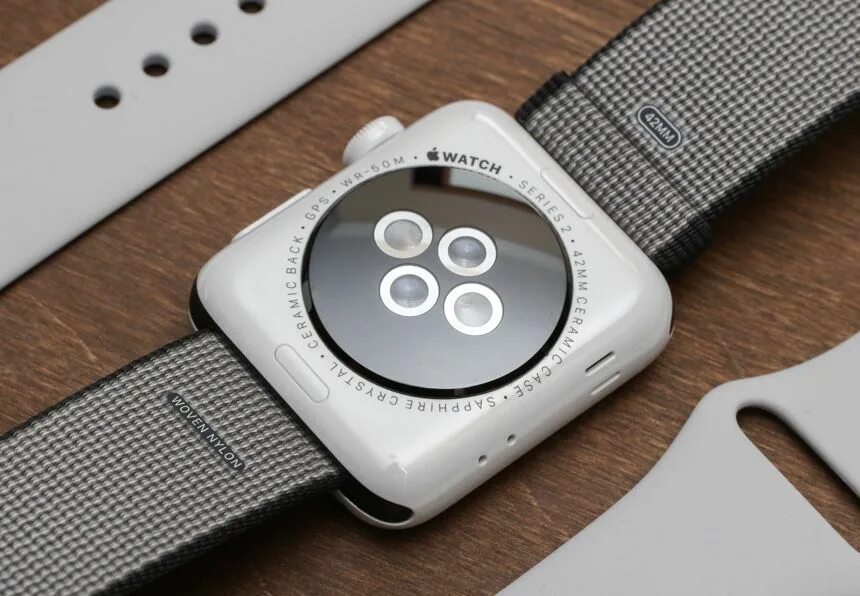 Часы apple watch 2. Apple iwatch 2 series. apple watch сериес 2. apple iwatch 3 сзади. apple watch series 5 сзади.