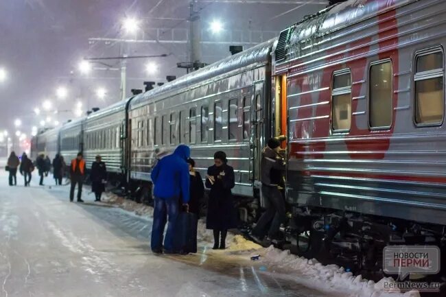 Электричка барнаул. Поезд ржд. Пермь москва ржд. Станция кунгур железная дорога. Мжд.