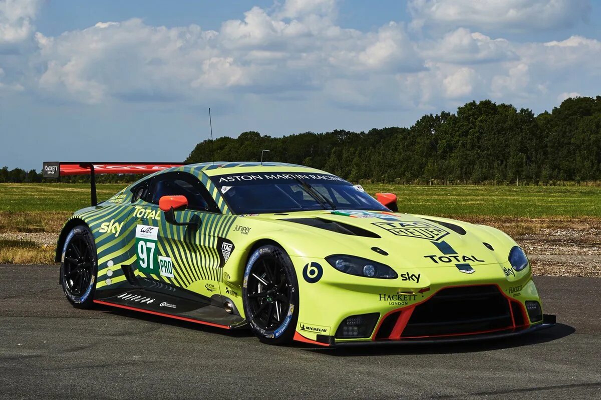 Самые крутые гоночные машины. Aston Martin Vantage gt3. Aston Martin Vantage GTE. Aston Martin Vantage GTE 2020. Aston Martin Vantage GTE 2019.