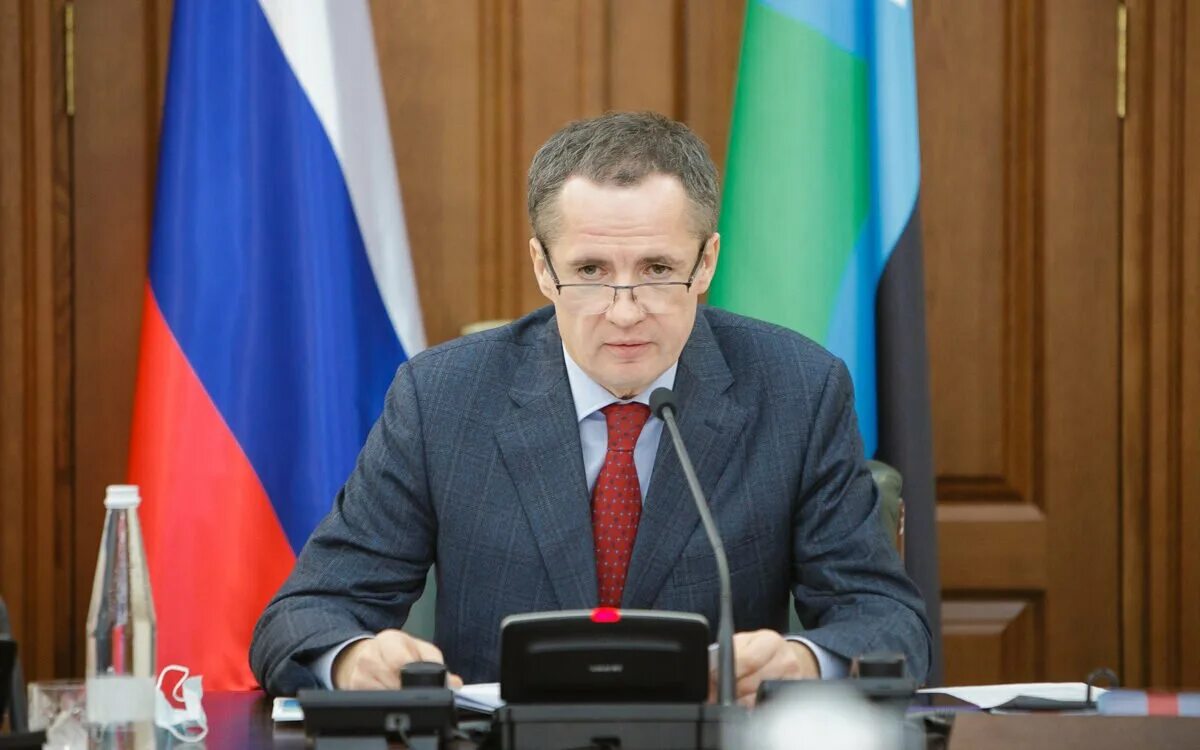 Он сообщил что губернатор. Он сообщил что губернатор