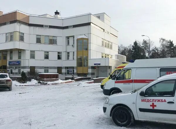 Городская клиническая больница № 36. Пандус для скорой помощи. Приемное отделение скорой. Приемное отделение. Приемное отделение больницы.