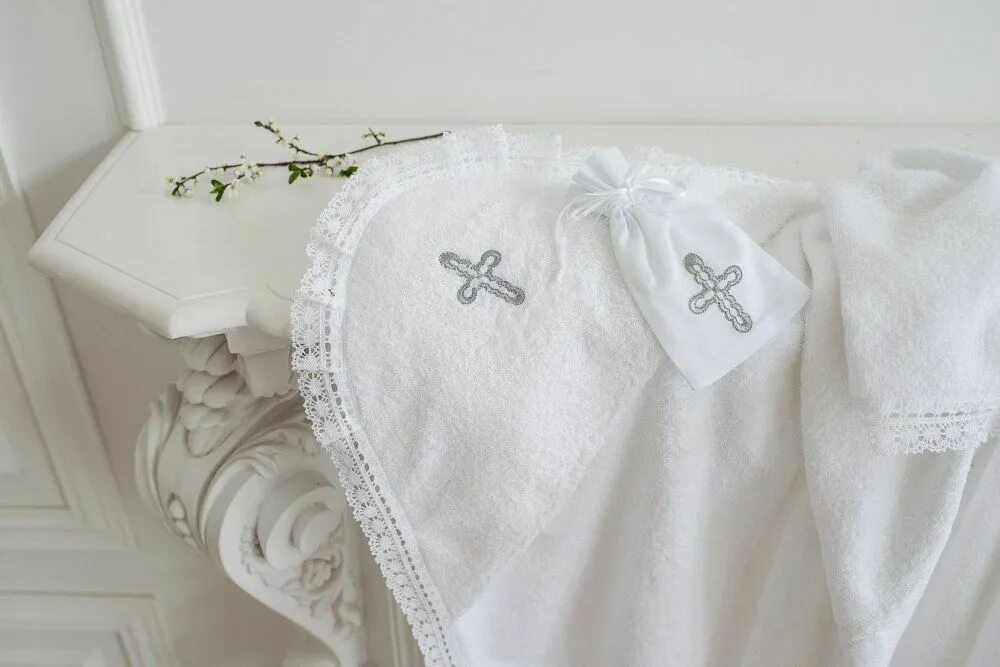 Пеленка крестильная. Крыжма для крещения. Крыжма для крещения мальчика. Крыжма для крещения. Крыжма с крылышками.