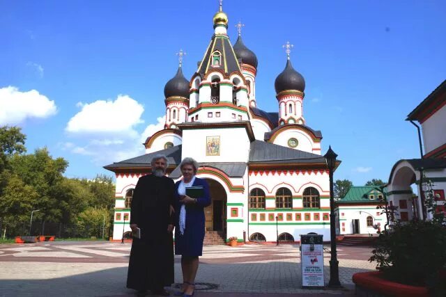 Храм Живоначальной Троицы в старых Черемушках. Церковь Троицы Живоначальной в старых Черёмушках. Храм Святой Живоначальной Троицы в старых Черёмушках. Храм во имя Святой Живоначальной Троицы г. озёры иконы.