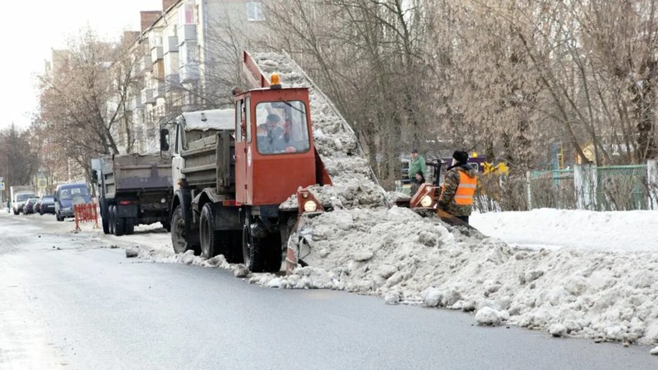 Очистка дорог. Уборка снега. Очистка дорог от снега. Снегоуборочная техника. Дорога очищения