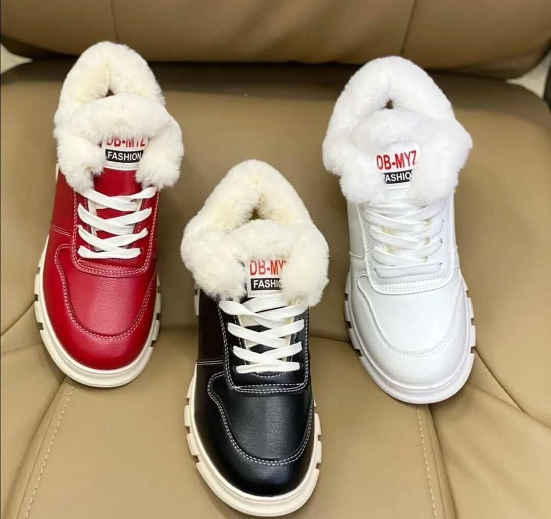 Зимние ботинки нью бэлэнс. Кроссовки зимние мужские на меху высокие адидас рибок найк. Reebok зимние кроссовки женские. Кроссовки зимой в москве. New balance зимние кроссовки женские.