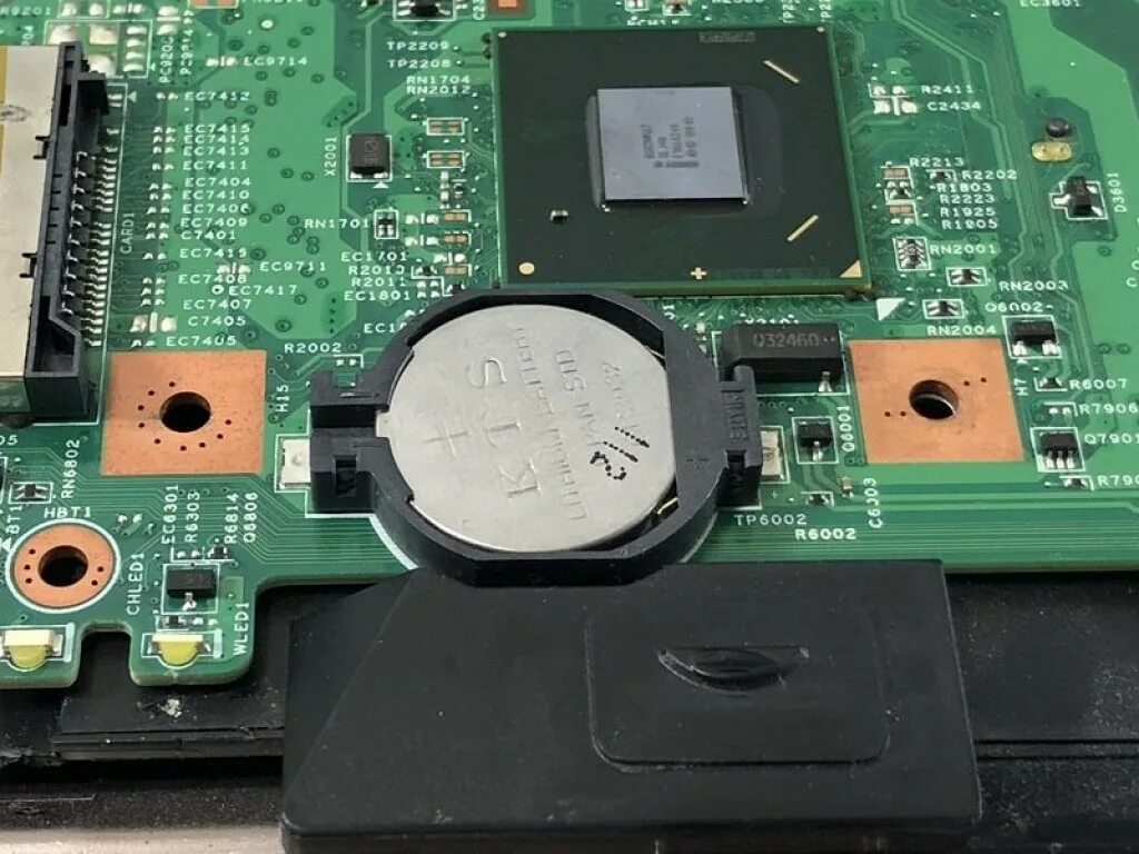 Где находится батарейка биос на ноутбуке. Dell 500 батарейка биос. dell 15 3000 cmos battery. dell vostro 3400 cmos battery. dell vostro 14 5459 батарейка биос.