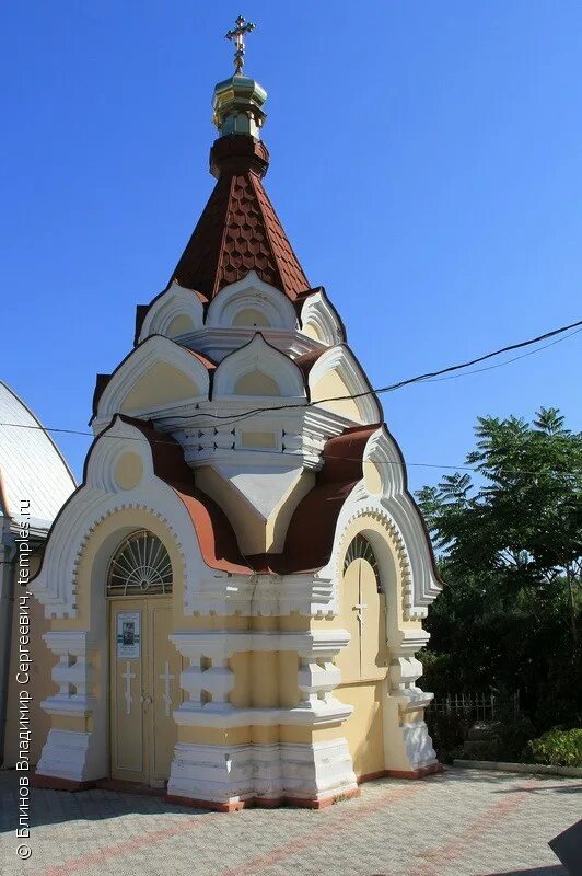 на кладбище феодосий кавказский в минеральные воды. феодосий кавказский минеральные воды храм. источник преподобного феодосия печерского. часовня матушки феодосии храм казанской. феодосий кавказский минеральные воды храм.