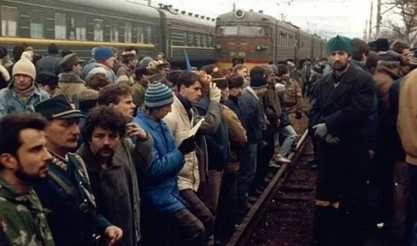 Поезд дружбы минск. Поезд дружбы севастополь 1992.