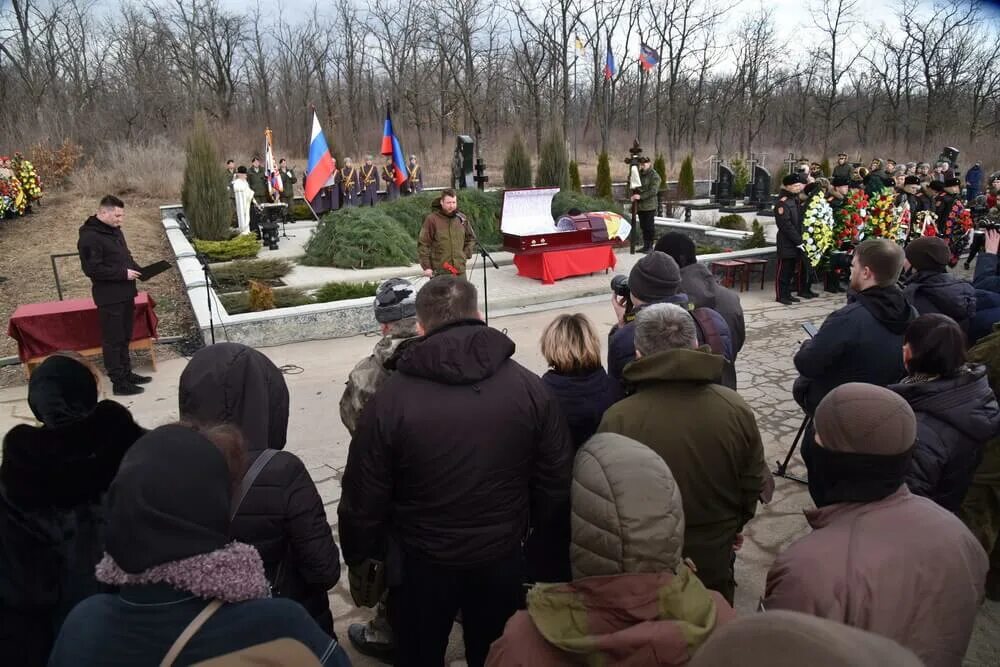 Похоронить в владимире. Кладбище Донецкое море аллея героев.