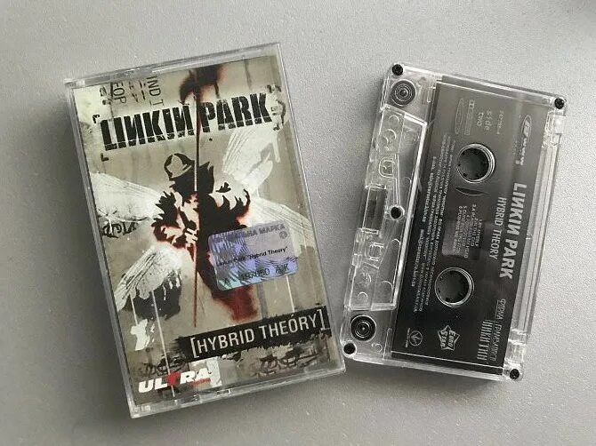 Кассеты hybrid. Linkin Park кассета. Hybrid Theory линкин парк кассета. Аудиокассета Linkin Park. Обложки кассет линкин парк.