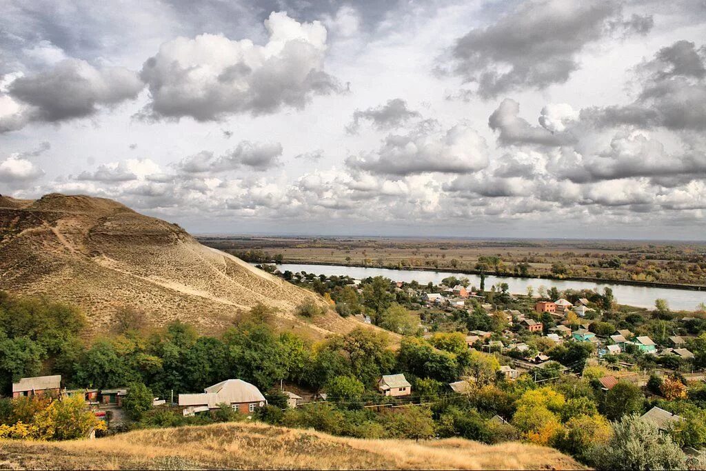 Река сухой донец усть донецкий район. Усть донец. Река донец ростовская область усть донецкий. Станица раздорская ростовская область. Усть донец.
