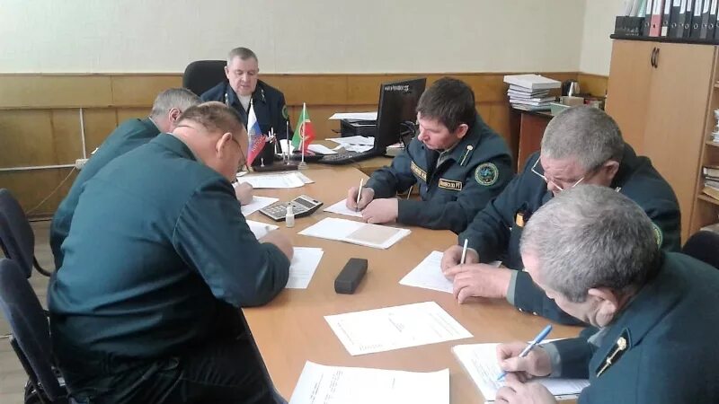 Гку пожарная охрана. Пожарная охрана рт логотип. Министерство лесного хозяйства рт зарипов. Мчс татарстана шеврон. Мензелинское лесничество директор.