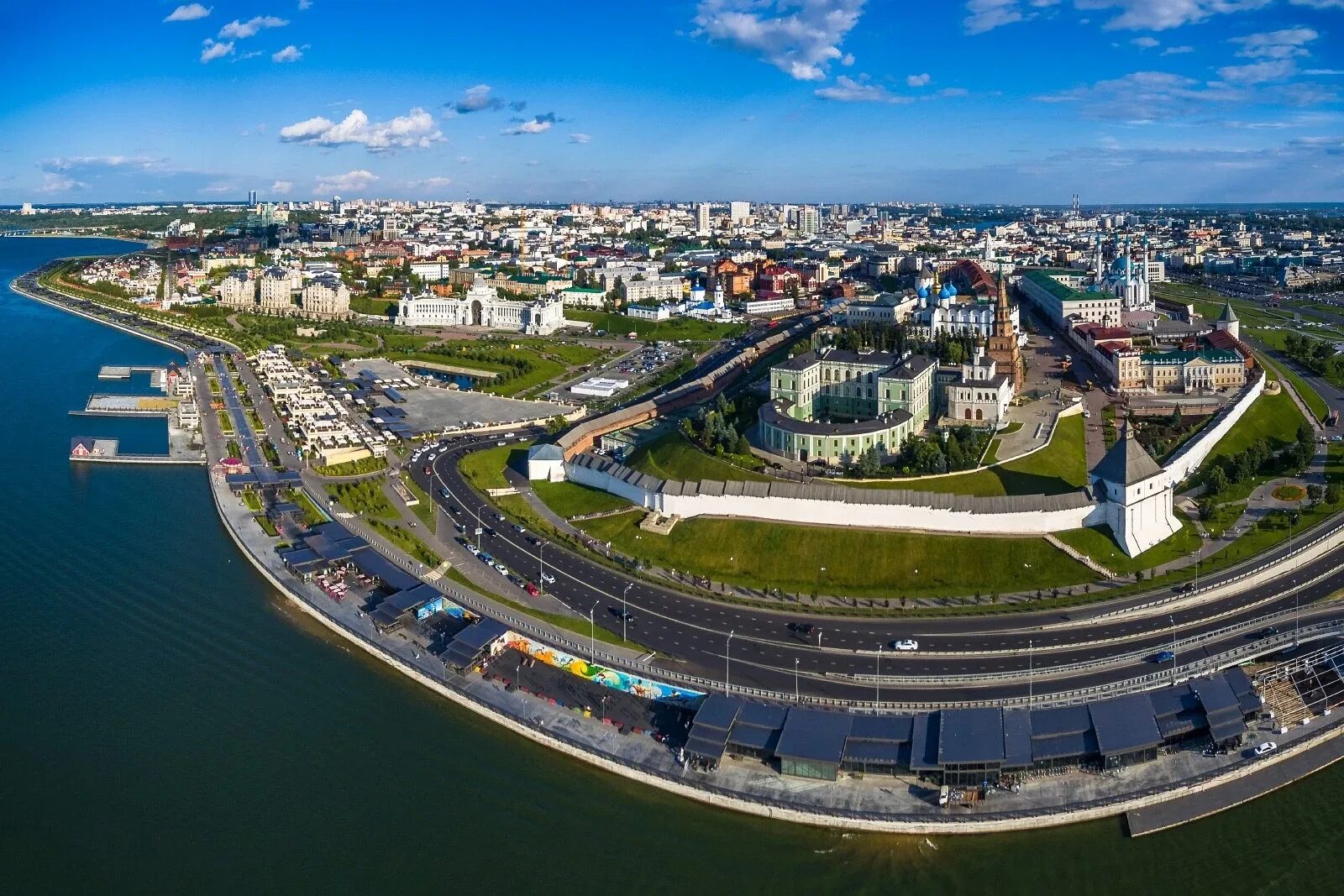 Центр г казани. Казань город. казань центр города. город казань республика татарстан. центр казани с высоты птичьего.